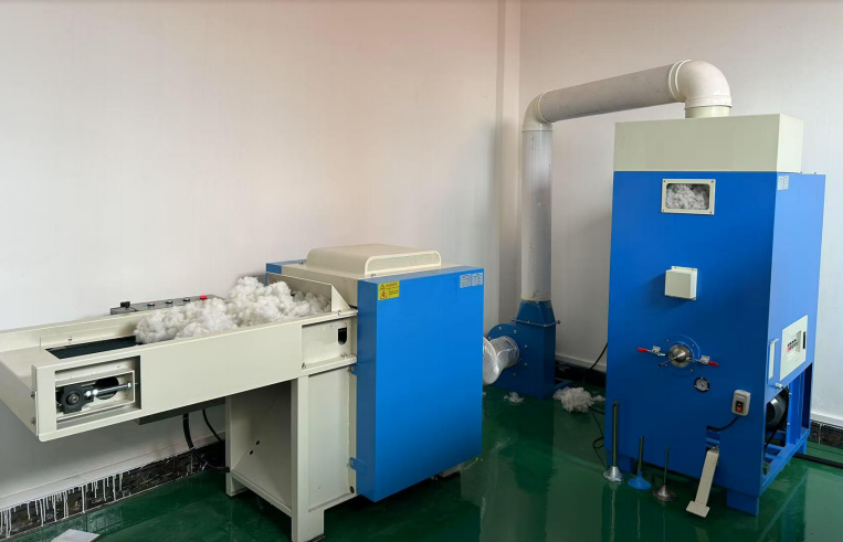 Automatic fiber opening and pillow soft toys filling machine